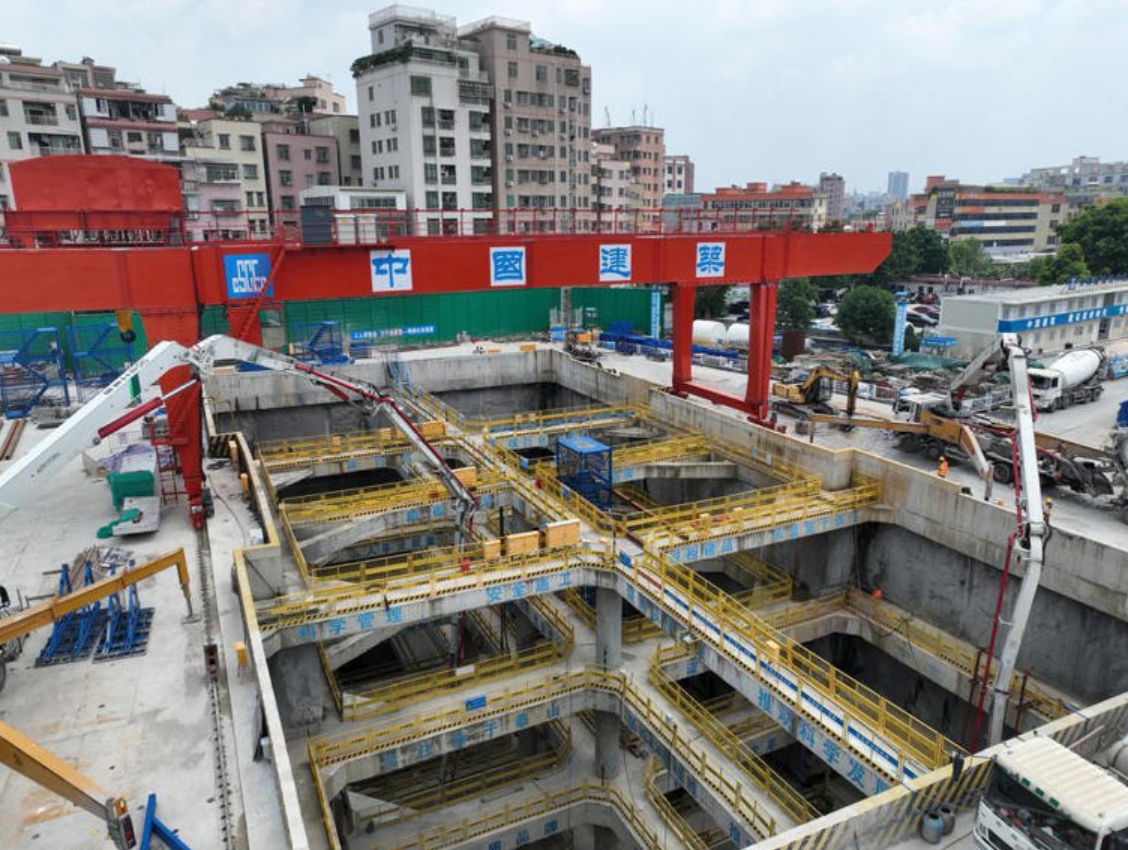 廣州在建軌道交通巖溶區最深基坑順利封底