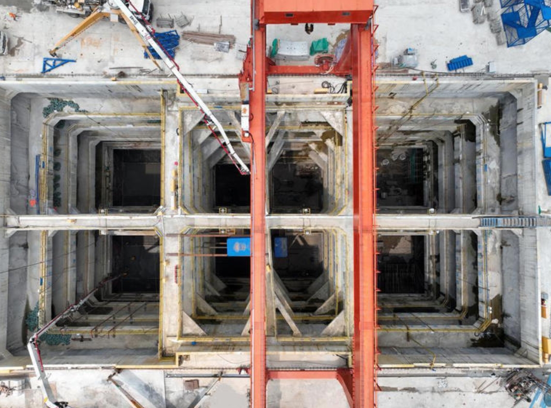 廣州在建軌道交通巖溶區最深基坑順利封底
